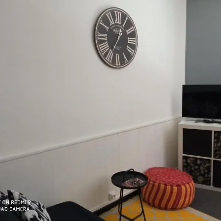 Agréable Studio Refait A Neuf Apartamento *