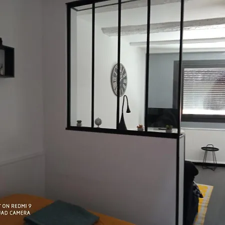 Agréable Studio Refait A Neuf Apartamento *